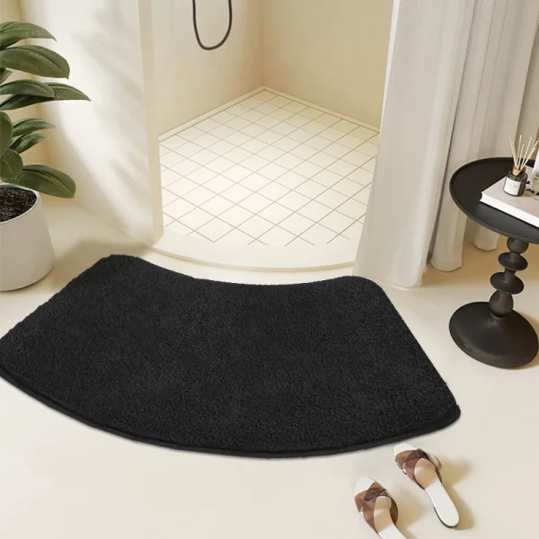 tapis rond noir salle de bain